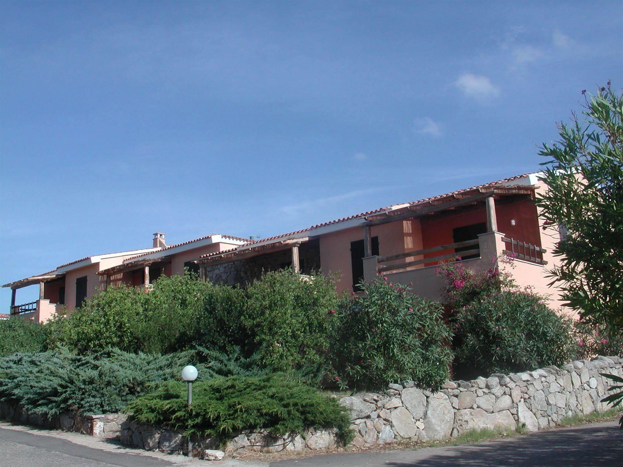 Residence Spiaggia Bianca Golfo Aranci Exterior foto