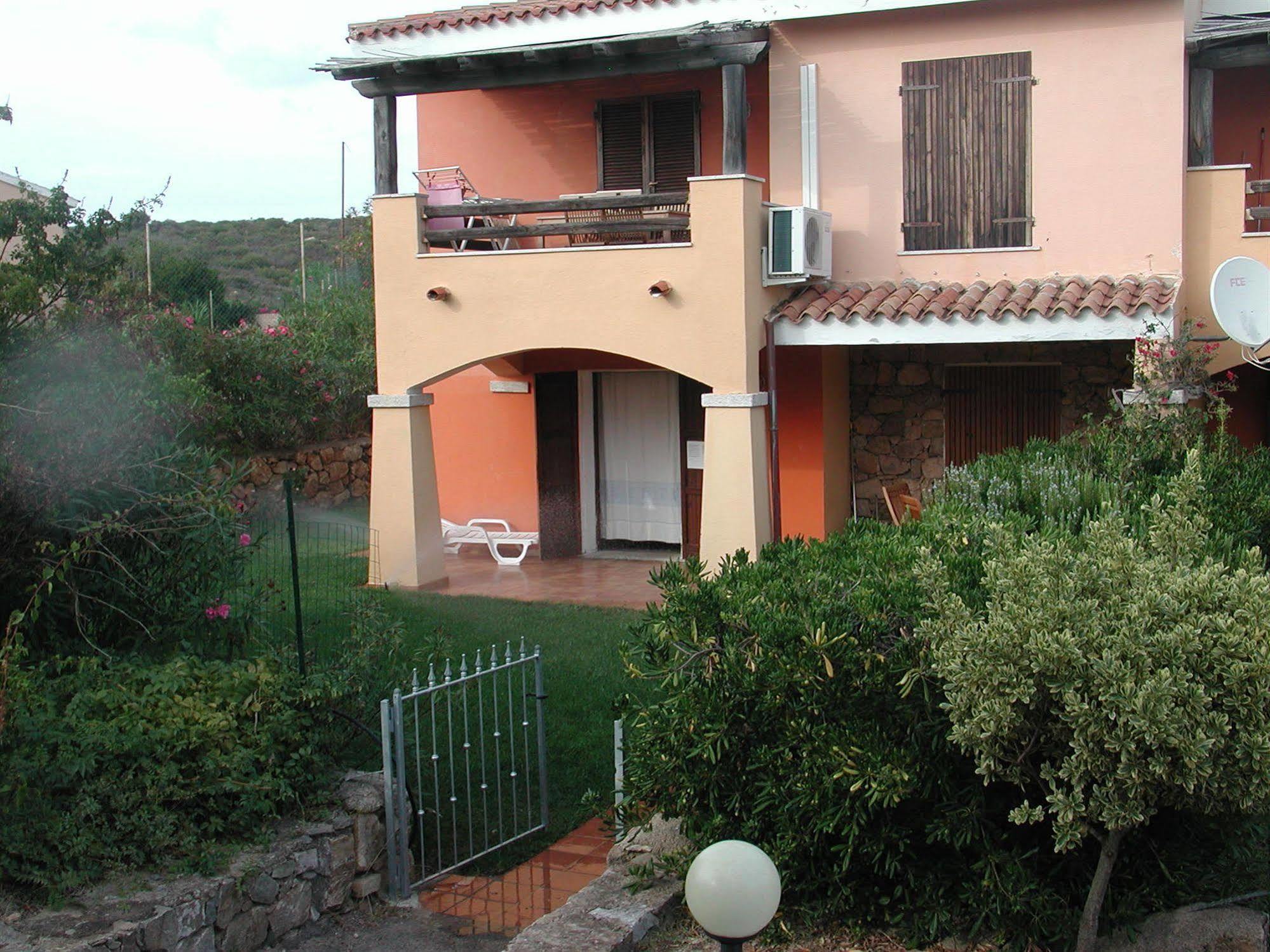 Residence Spiaggia Bianca Golfo Aranci Exterior foto