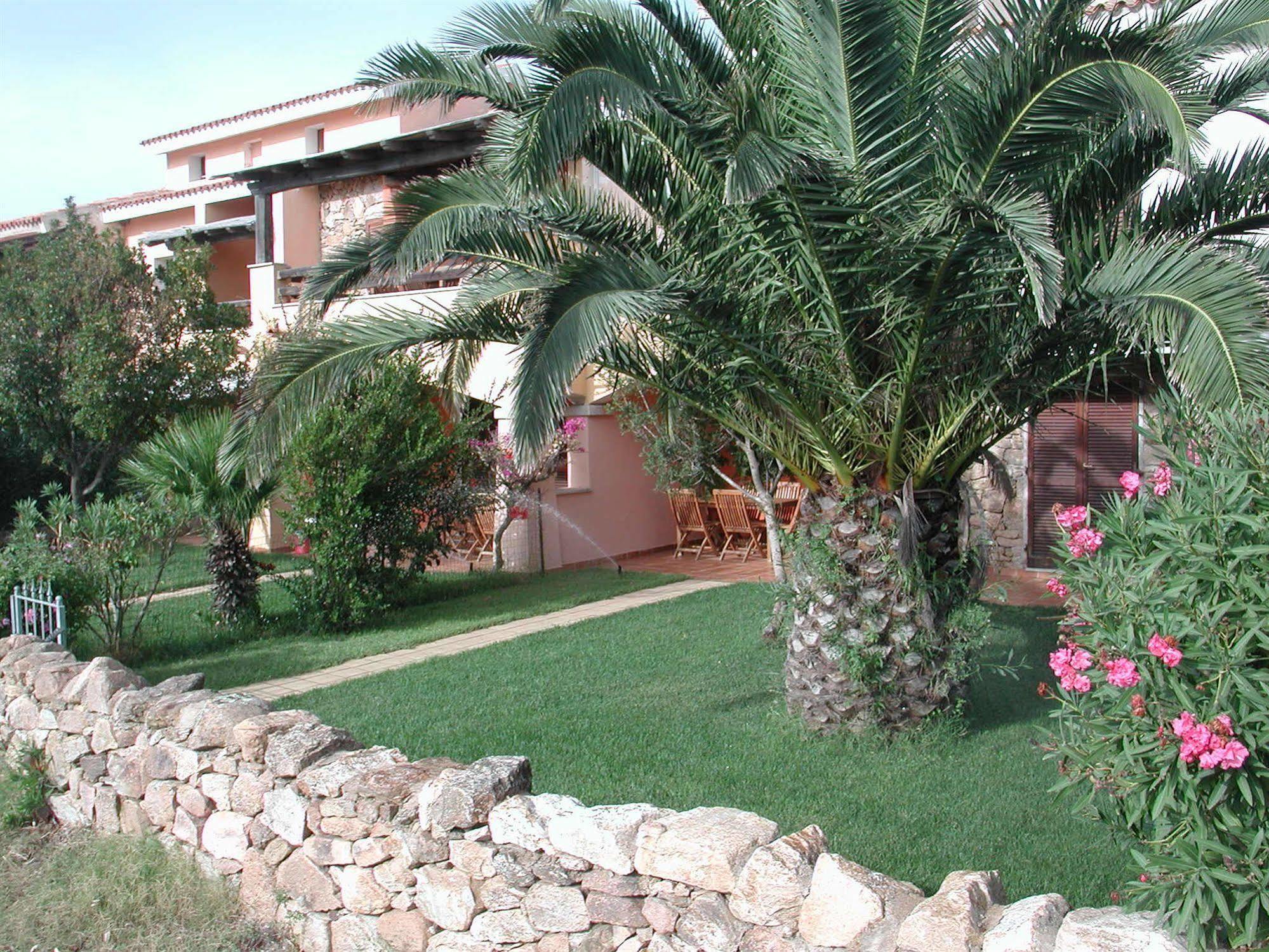 Residence Spiaggia Bianca Golfo Aranci Exterior foto