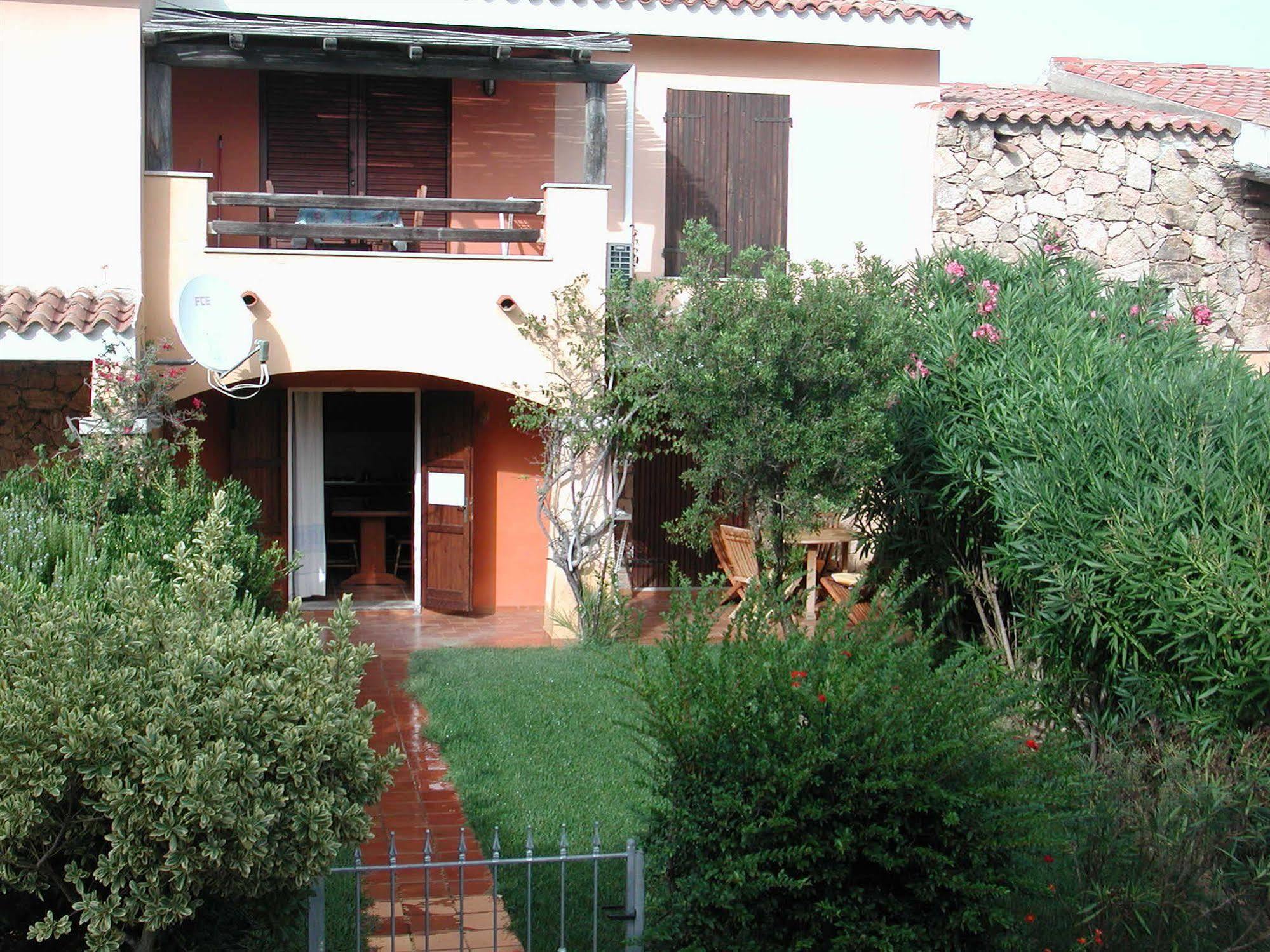 Residence Spiaggia Bianca Golfo Aranci Exterior foto